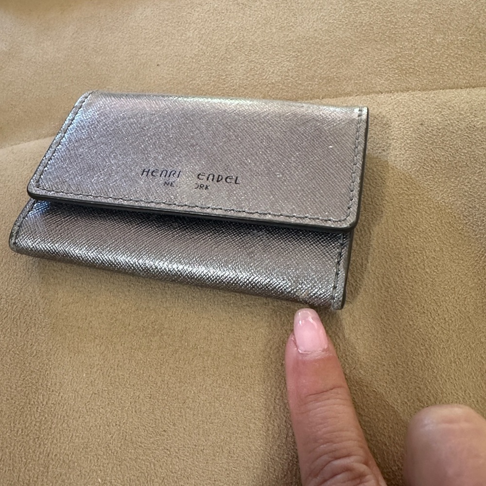 Henri Bendel Metallic Silver change purse wallet - Picture 2 of 11